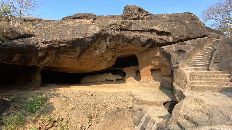 Mumbai: Kanheri Caves and The Golden Pagoda Temple - What makes this Mumbai day trip worthwhile