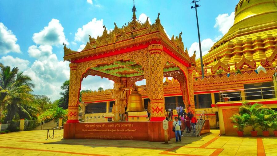 Mumbai: Kanheri Caves and The Golden Pagoda Temple - Guides and drivers make the biggest difference