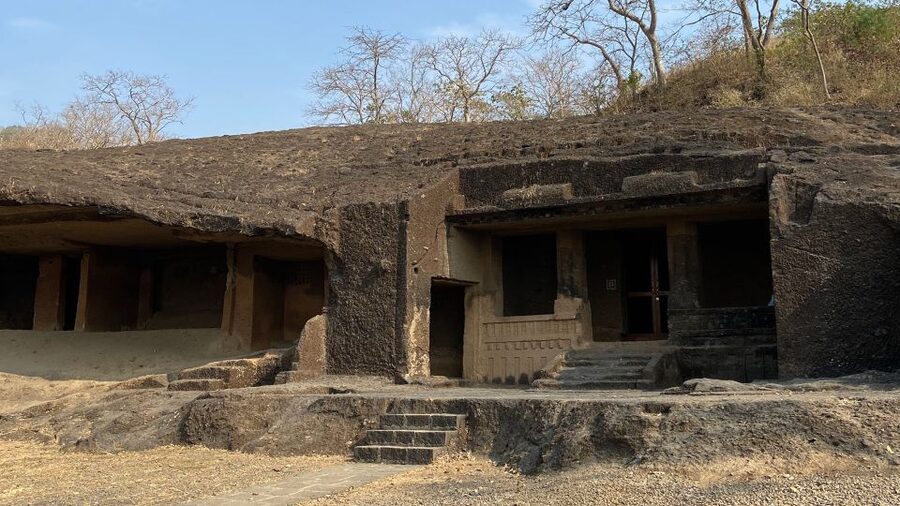 Mumbai: Kanheri Caves and The Golden Pagoda Temple - Who should book this experience?