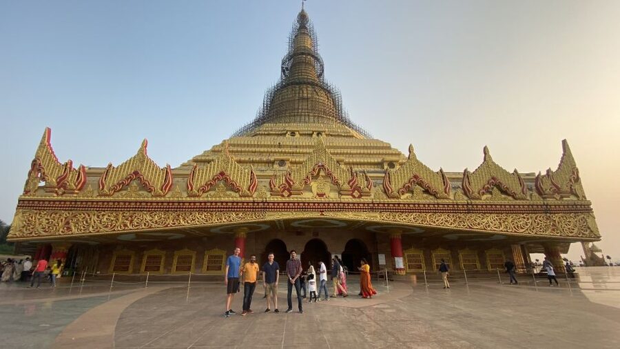 Mumbai: Private tour for Kanheri Caves and Golden Pagoda - Timing, crowds, and the best day to go