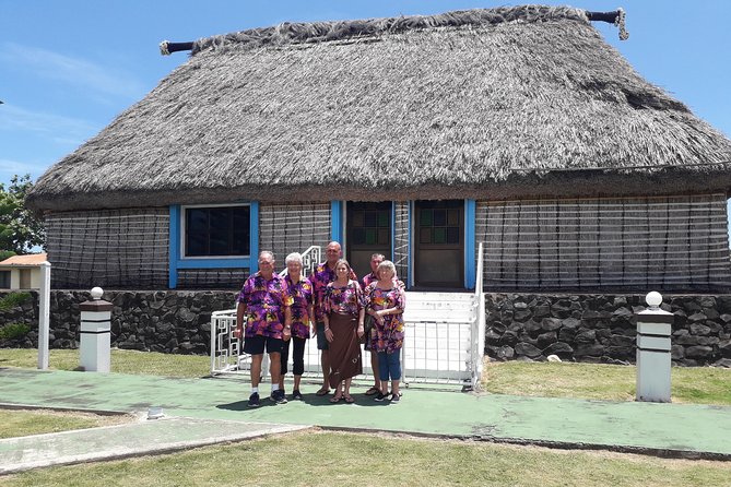 Nadi Sightseeing Including Viseisei Lookout, Village Tour, Garden & Temple Tour - Start at Namaka Market for a look at everyday Fiji