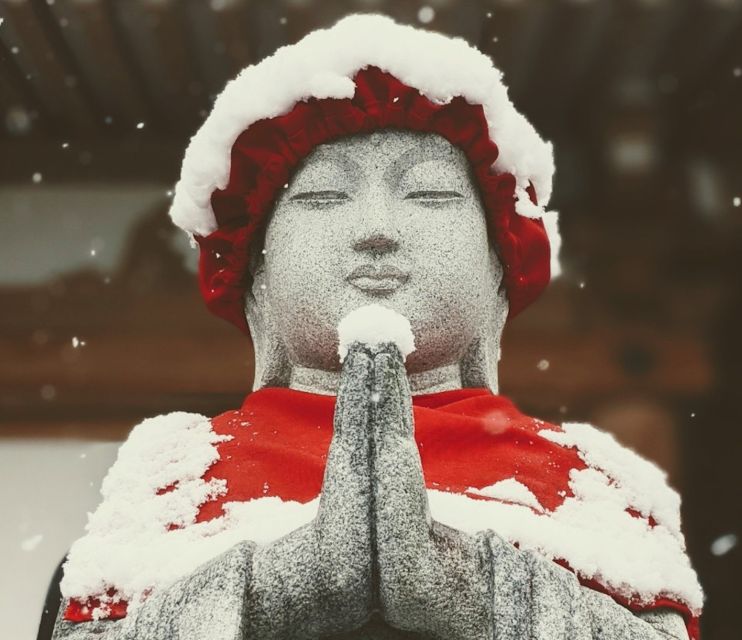 Nagano: Snow Monkeys, Zenkoji Temple & Sake Day Trip - The walk to Jigokudani Snow Monkey Park