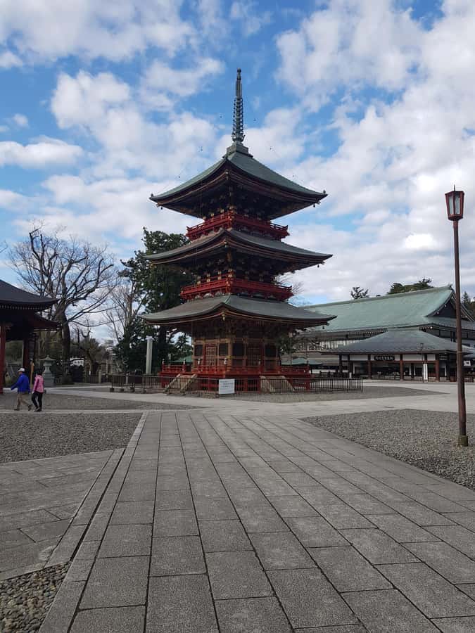 NARITA: Walking Tour, Omotesando street, Narita-san Temple - Entering Naritasan Shinshoji Temple