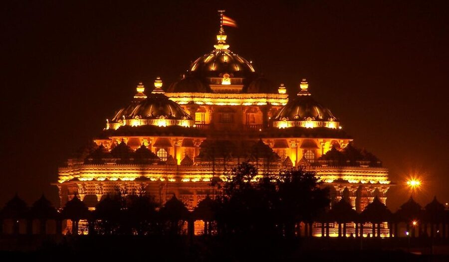 New Delhi: Akshardham Temple Light Show with Custom Add-Ons - Who will enjoy this Akshardham experience?