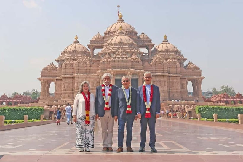 New Delhi: Akshardham Temple Light Show With Custom Add Ons - Getting there by private car