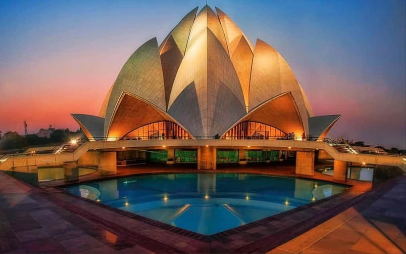 New Delhi: Lotus Temple Private Tour with Skip-the-Line - Why the Lotus Temple feels different from Delhi’s other sights