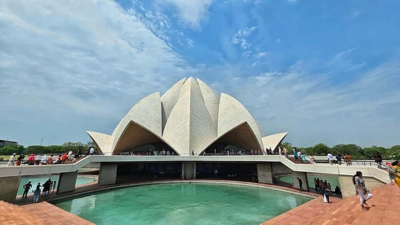 New Delhi: Lotus Temple Private Tour with Skip-the-Line - Skip-the-line access and what to expect