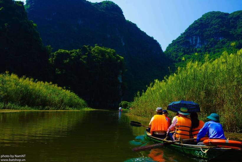 Ninh Binh : Bai Dinh Pagoda, Trang An, and Mua Cave Tour - The Trang An boat ride through four caves