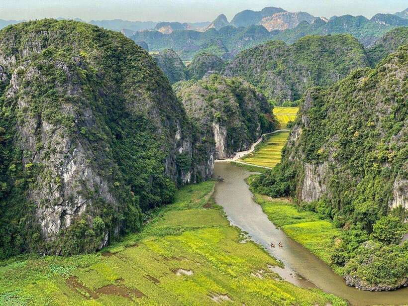 Ninh Binh : Bai Dinh Pagoda, Trang An, and Mua Cave Tour - Transport, timing, and the daily rhythm
