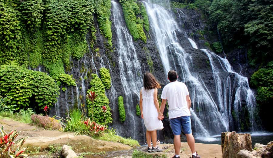 North Bali: Banyumala Waterfall and Ulun Danu Beratan Temple - Wanagiri Hidden Hills and the art of the photo stop