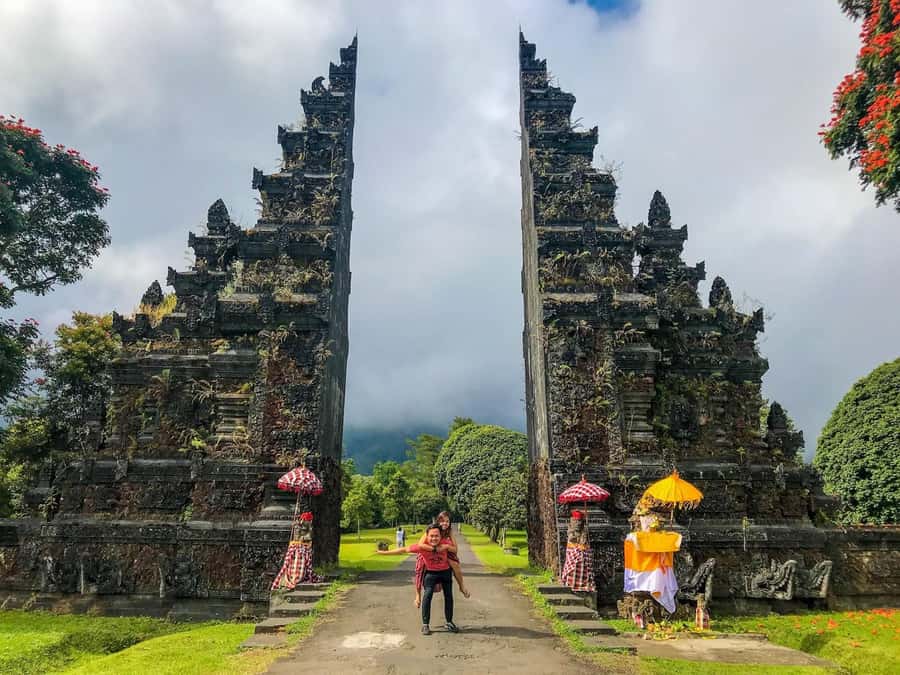 North Bali: Banyumala Waterfall and Ulun Danu Beratan Temple - Bedugul Traditional Market: a brief look at local produce