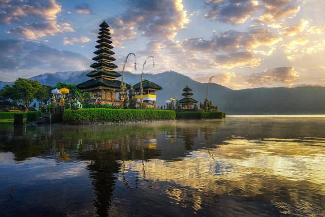 North Bali: Sekumpul Waterfalls and Ulun Danu Temple Tour - Sekumpul Waterfalls: the hard work comes before the reward