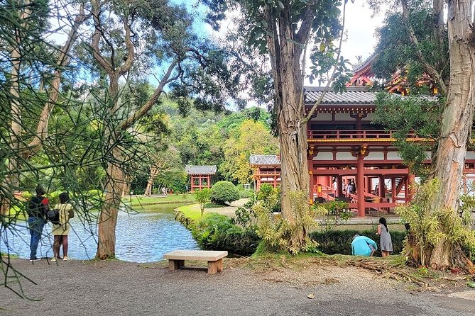 Oahu Circle Island Tour with Byodo-In Temple Admission - Macadamia nuts and Kualoa Regional Park