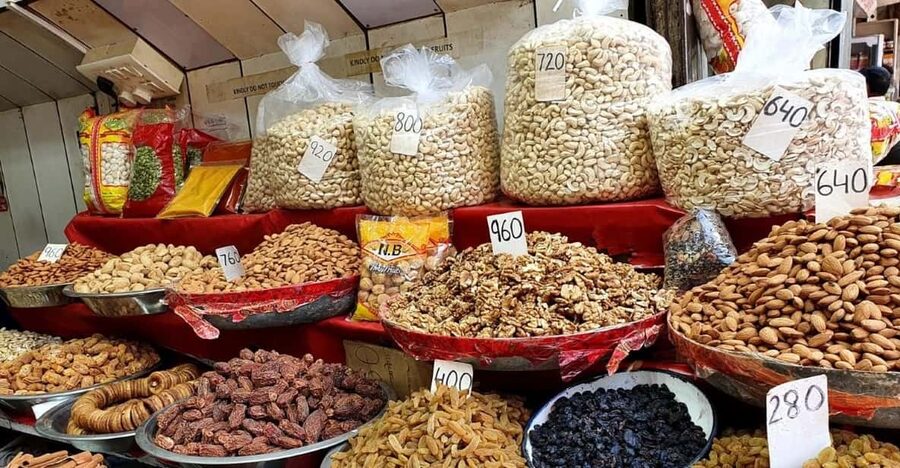 Old Delhi Temples and Spice Market Tour - Kinari Bazaar and the pleasure of getting slightly lost