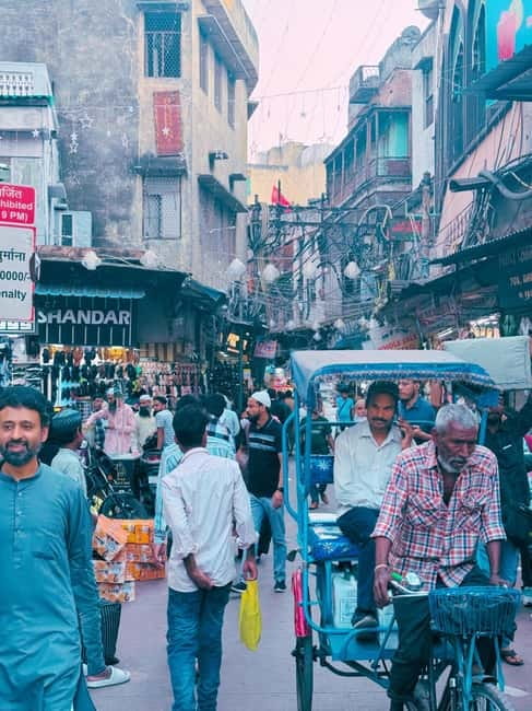 Old Delhi Temples and Spice Market Tour - Khari Baoli and the spice market streets