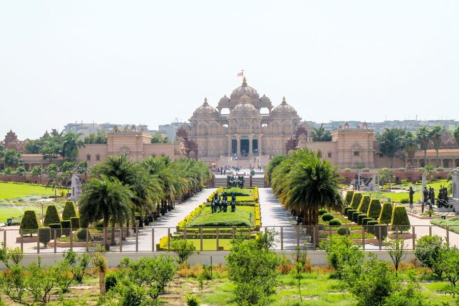 Old Delhi Temples and Spiritual Sites Private 6-Hour Tour - The private car and driver are part of the value