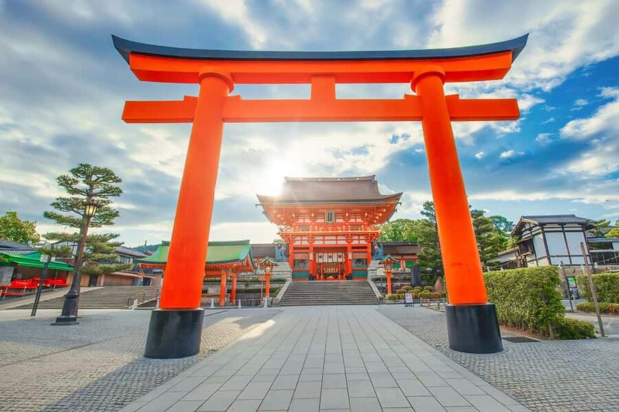 Osaka/Kyoto: Arashiyama, Nara Park, Fushimi Shrine Tour - One day, three famous Japanese sights