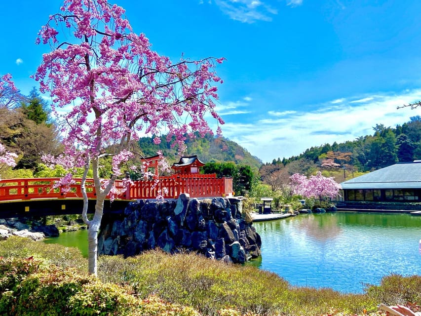 Osaka: Minoh, Katsuoji Temple, & Minoh Falls Full-day Tour - Leaving Osaka by train and bus