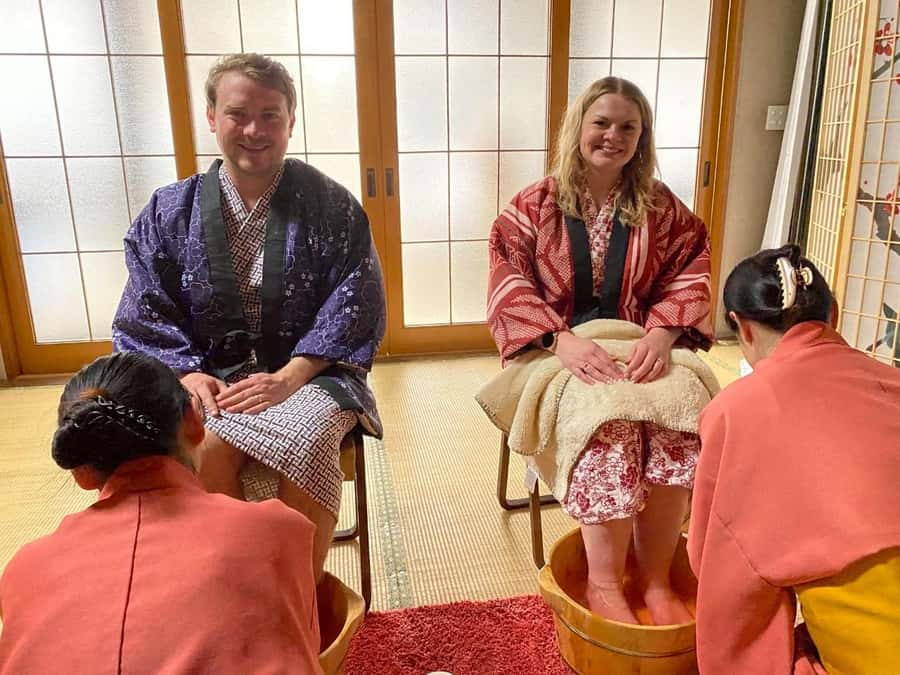 Osaka Temple Cool Foot Bath & Matcha Experience〈45min〉 - Entering the temple and learning how to worship