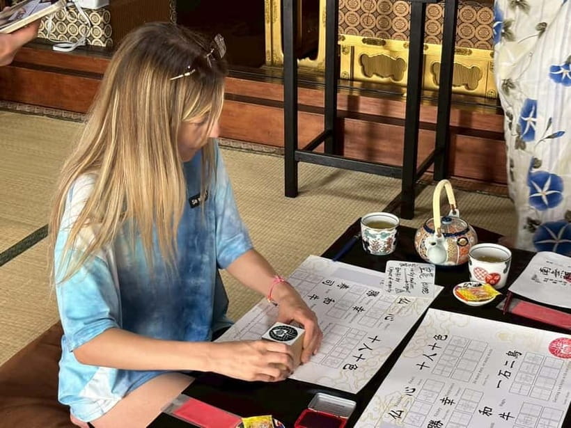 Osaka: Temple Tour and Traditional Calligraphy Lesson - Zazen meditation before the brush touches paper