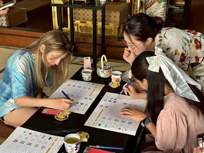 Osaka: Temple Tour and Traditional Calligraphy Lesson - What the first history lesson adds
