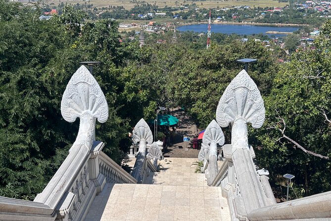 Oudong Mountain History and Pagoda Tour - A short look at Kampong Luong’s floating village