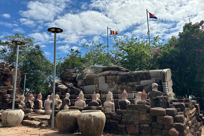 Oudong Mountain History and Pagoda Tour - Climbing Phnom Oudong for wide views