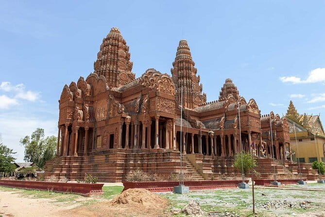 Oudong Temples & Phnom Prasith Private Tour from Phnom Penh - Oudong’s three hills and royal stupas