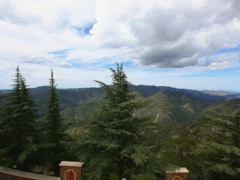 Paphos: Troodos, Omodos & Kykkos Monastery Full-Day Tour - Mount Throni and the tomb of Archbishop Makarios III