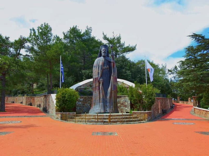 Paphos: Troodos, Omodos & Kykkos Monastery Full-Day Tour - Omodos, a village stop with real character