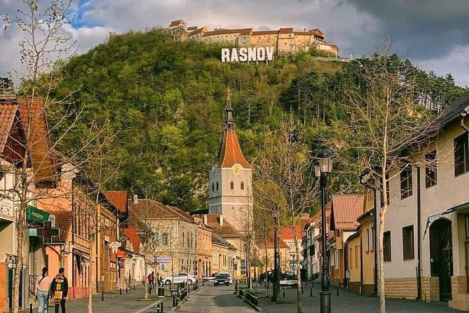 Peles Castle, Bran Castle, Rasnov Fortress and Sinaia Monastery Tour from Brasov - Guides, pacing, and the small group advantage