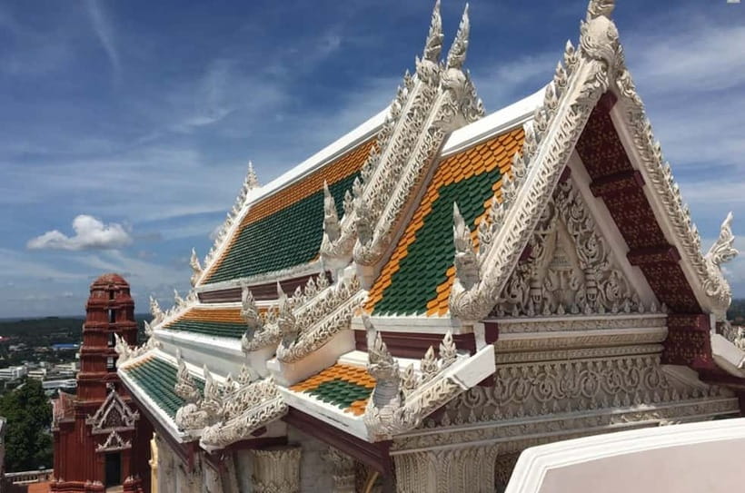 Petchaburi Temples & Royal Palace - small Join Group Tour - Wat Mahathat Worawihan and Phetchaburi’s older religious style