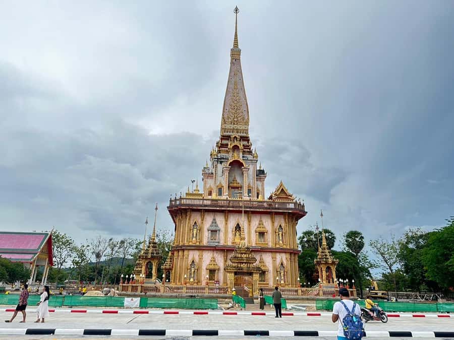 Phuket: Old Town, Chalong Temple, and Great Buddha Van Tour - Pickup across 13 areas, with less transport planning
