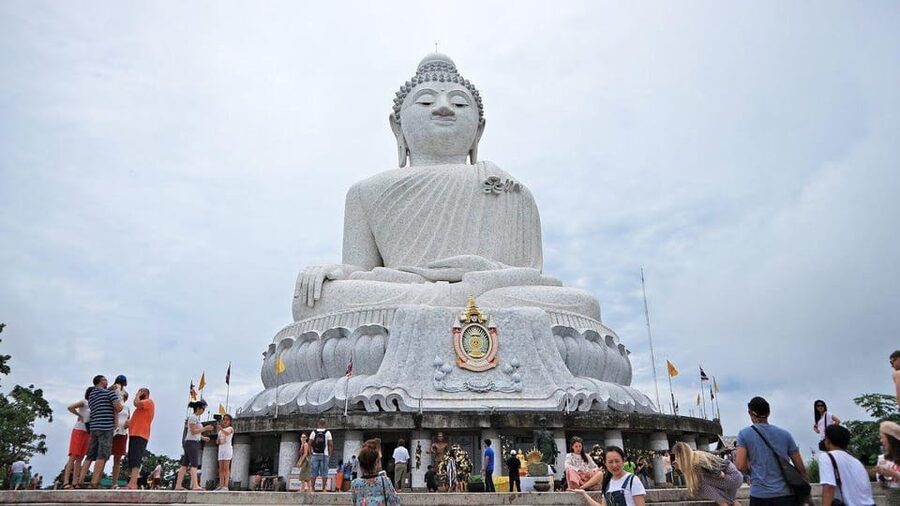 Phuket: Old Town, Chalong Temple, and Great Buddha Van Tour - The $160 price makes most sense for a full group