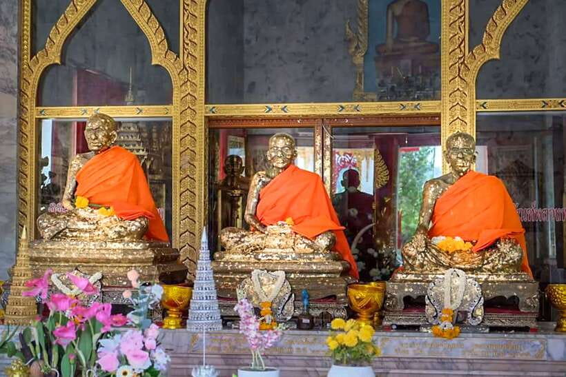 Phuket: Wat Chalong, Viewpoint, and Old Town Guided Tour - Wat Chalong, temple customs, and the monk blessing