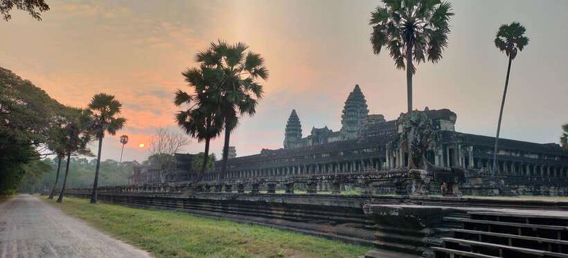 Private Angkor Wat Sunrise Tours And Sunset Floating Village - Who should choose this experience