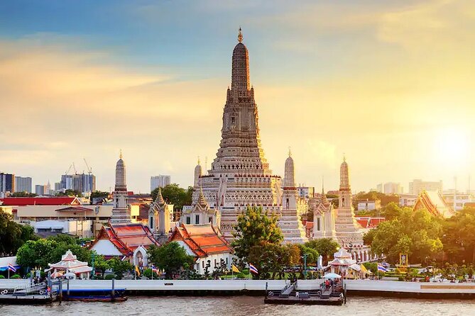 Private Bangkok Three Temples and Grand Palace Tour - The Grand Palace and Wat Phra Kaew: Bangkok’s grand opening