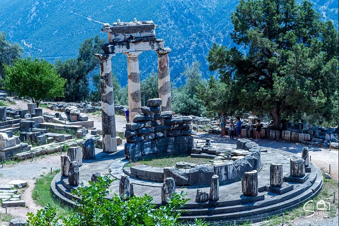 Private Delphi and Hosios Loukas Monastery - Great Lunch and Drinks Included - The driver makes or breaks the day
