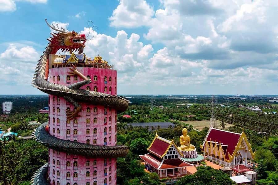 Private Floating & Train Market + DRAGON Temple + Thai Cafe - Maeklong Railway Market and the train arrival