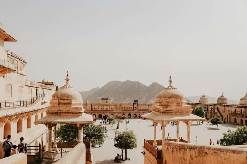 Private Full-Day Jaipur Guided Tour with Monkey Temple - City Palace: royal life behind the courtyards