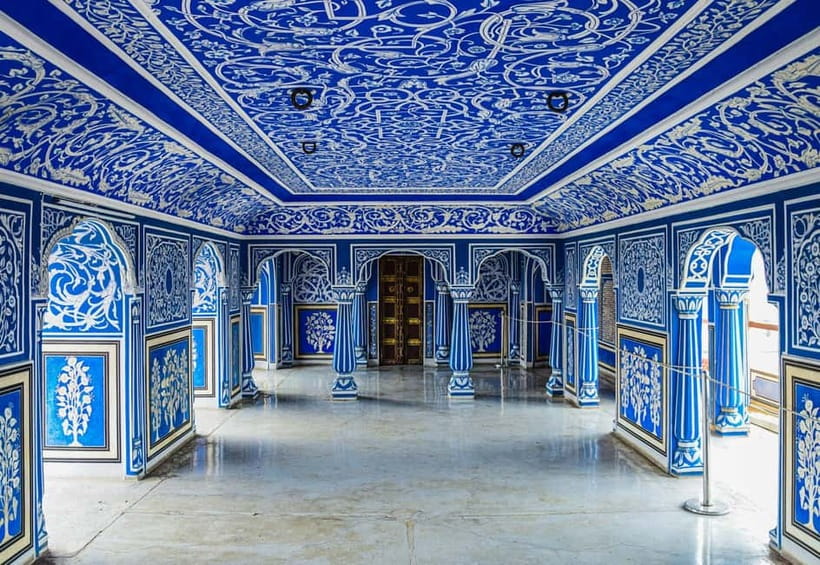 Private Full-Day Jaipur Guided Tour with Monkey Temple - Jantar Mantar: science in monumental form