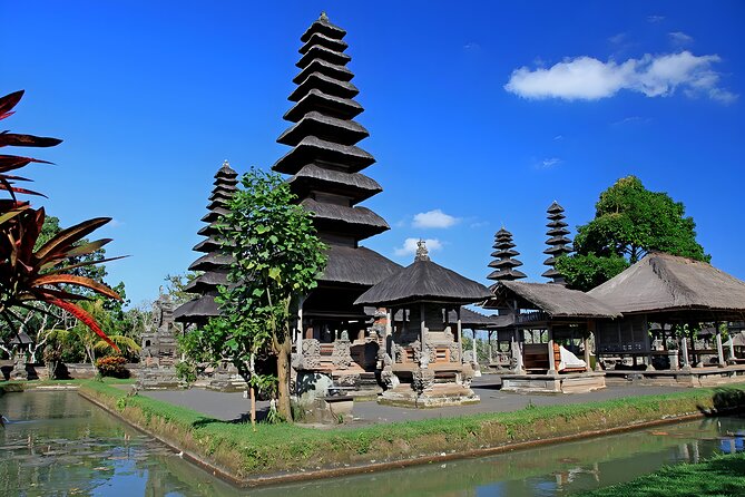 Private Full-Day Tour: Ulun Danu Beratan Temple, Jatiluwih and Tanah Lot Temple - Bedugul Market brings in local produce