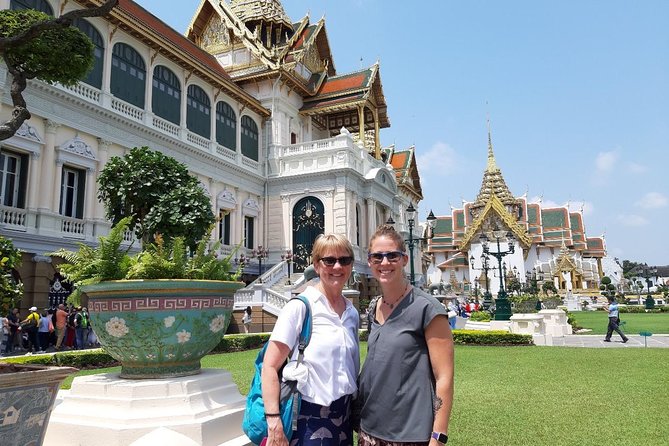 Private Grand Temples Along the Chao Phraya River [1/2 Day] - A possible stop at Pak Khlong Talad Flower Market