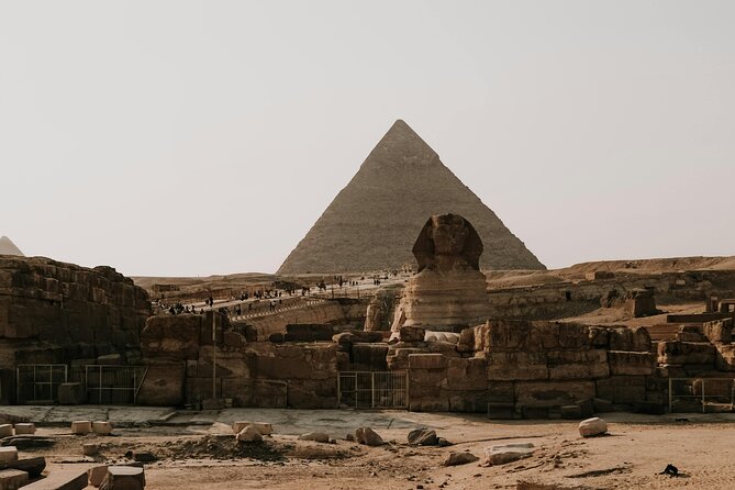 Private Guided Tour in Giza Pyramids, Valley Temple, and Sphinx - Meeting the Sphinx face to face