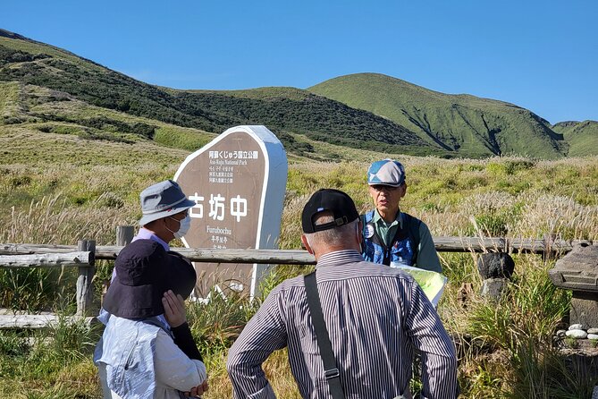 Private guided tour: Mt. Aso volcano, grasslands, Aso Shrine - Guides who add real value