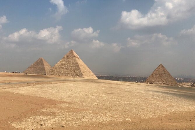 Private Guided Tour to Giza Pyramids, Valley Temple and Sphinx - Guides make the difference on this private visit
