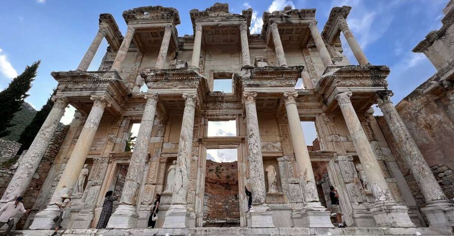 Private Halfday Ephesus Tour with Temple of Artemis Tour - Meeting Your Guide at Kusadasi Port