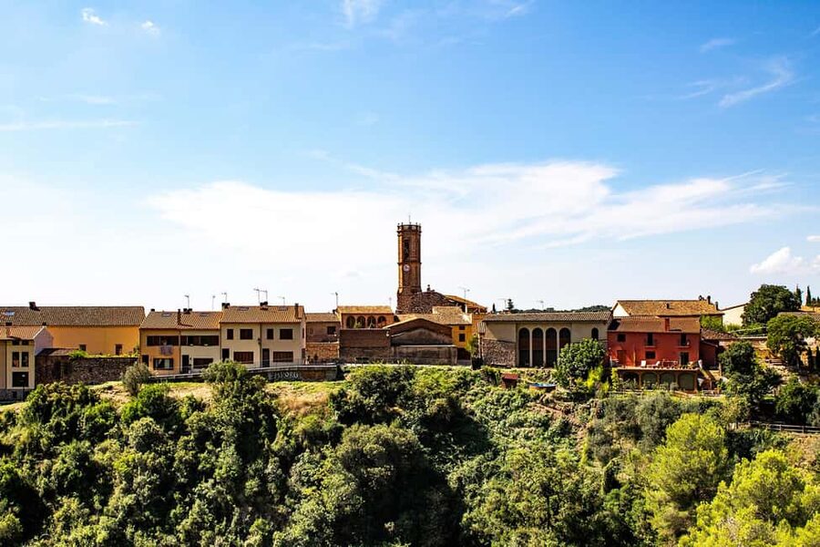 Private Montserrat Monastery with pickup + Winery or Caves - The one-hour walk to the best viewing point