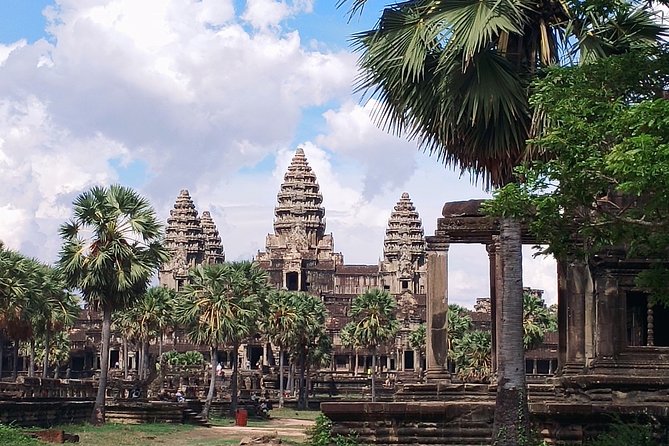 Private One Day Tour with Sunrise at Angkor Wat - Entering Angkor Thom through the South Gate