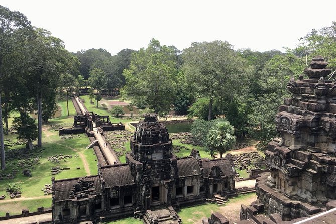 Private One Day Tour with Sunrise at Angkor Wat - Bayon’s 216 faces and the skill of a private guide